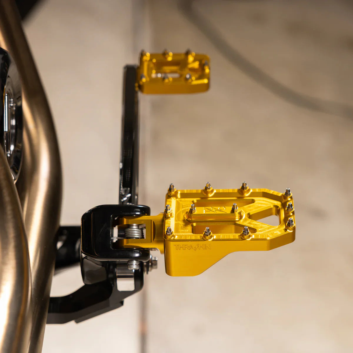 Aggressor Foot Pegs - Gold