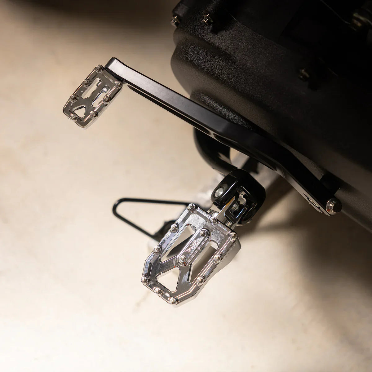 Aggressor Foot Pegs - Chrome