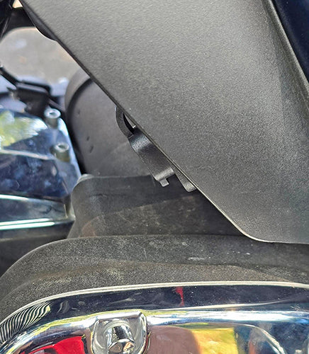 Charging port mount for Trikes - (stock mid frame air deflectors needed)