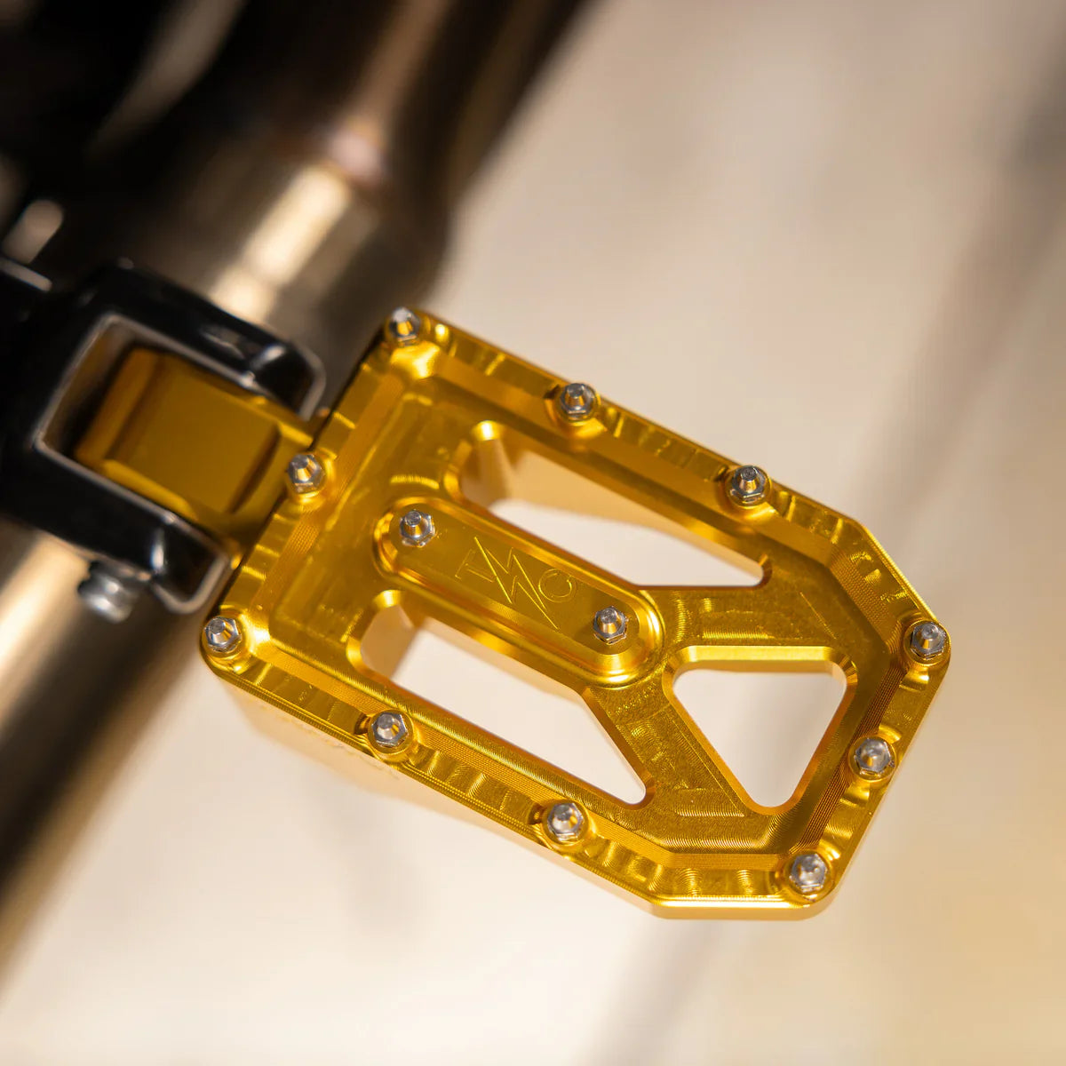 Aggressor Foot Pegs - Gold