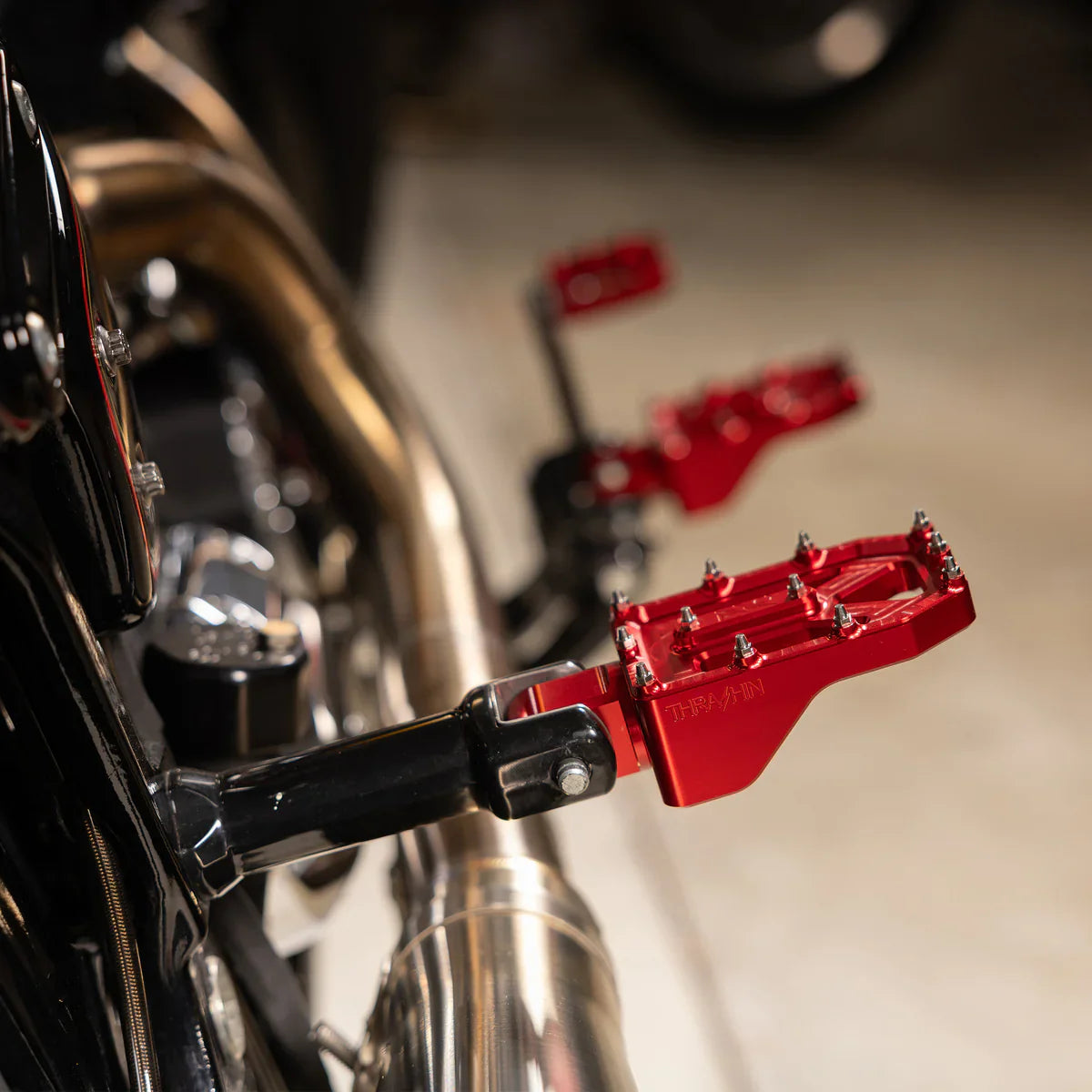 Aggressor Foot Pegs - Red