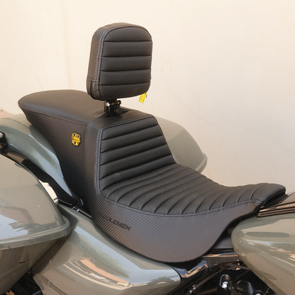 Saddlemen "Highwaymen" Tour Step-Up™ Seat W/ Rider Backrest Tuck & Roll 2008-2023 Flhr, Flht, Flhx & Fltr (Touring Models) - Includes Trikes (09-13)