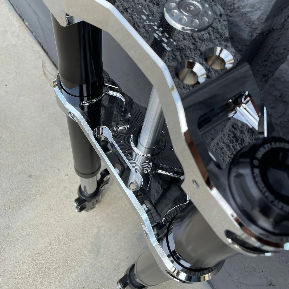 Thrashin Supply Triple Tree Set | Softail - Chrome