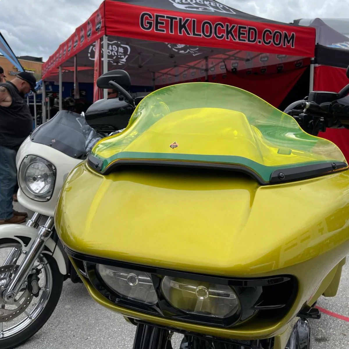 Klock Werks Kolor Flare™ Windshields For H-D 2015-2023 Road Glide